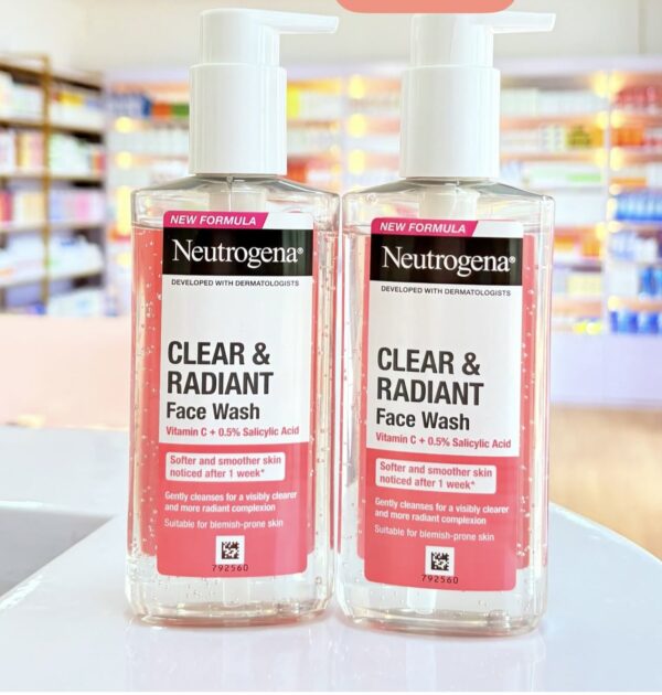 Neutrogena Clear and Radiant Facial Wash 200ml