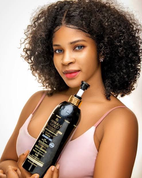 Ayirah Gold glutathione half cast shower gel