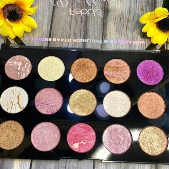 FEBBLE Eyeshadow palette
