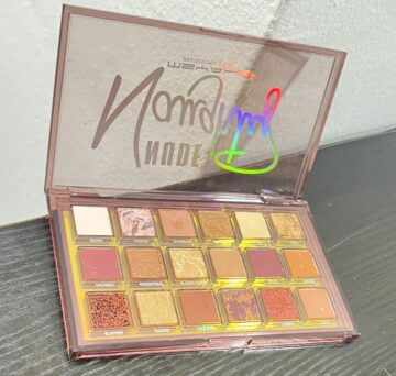 Nude Naughty eyeshadow palette