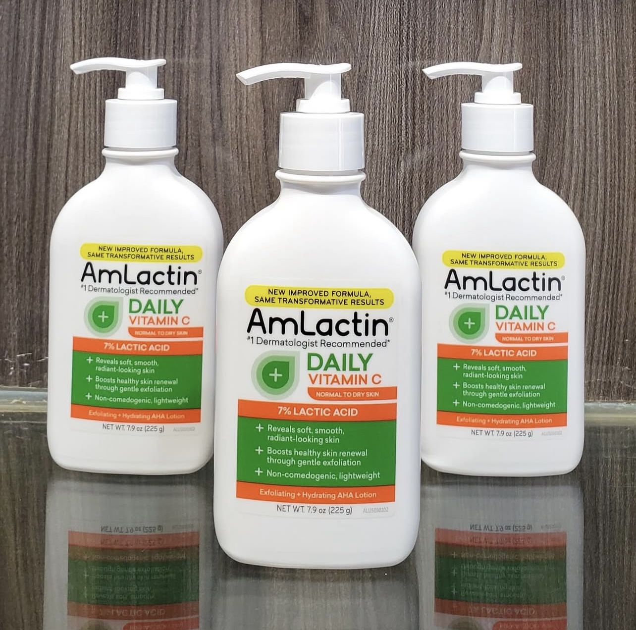 Amlactin Daily Vitamin C Exfoliating & Hydrating Lotion - 7% Lactic Acid - 225g (7.9oz) - Image 2